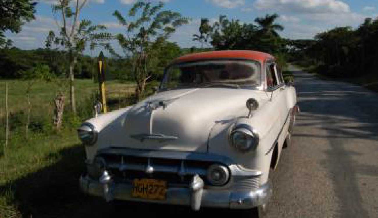 Best Cuba Car Rentals with Premium Hosting Service 