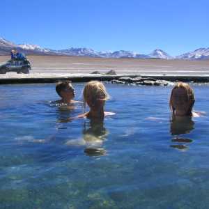jeep-trekking-and-hotpool-altiplano-bolivia