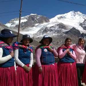 sharing-with-bolivian-women