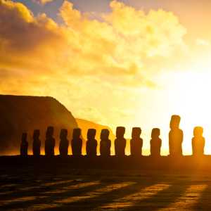 amanecer-en-tongariki-isla-de-pascua-chile