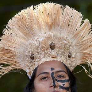 easter-island-faces-costumes-chile