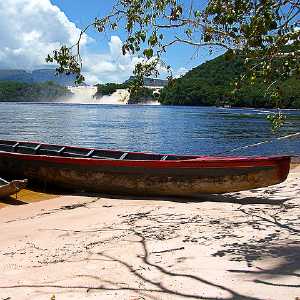 laguna-canaima-venezuela