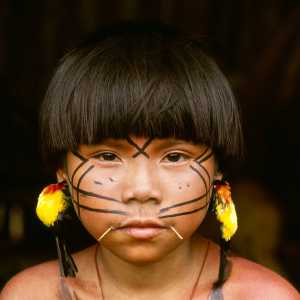 yanomamo-girl-parima-tapirapeco-np-venezuela